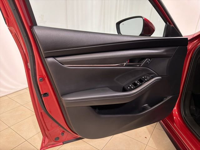 Used 2019 MAZDA MAZDA3 Hatchback image 9