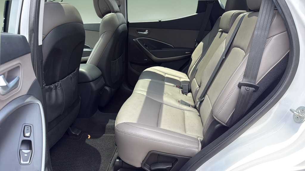 Used 2017 Hyundai Santa Fe Sport w/ 2.4L Tech Package 04 AWD/4WD image 17