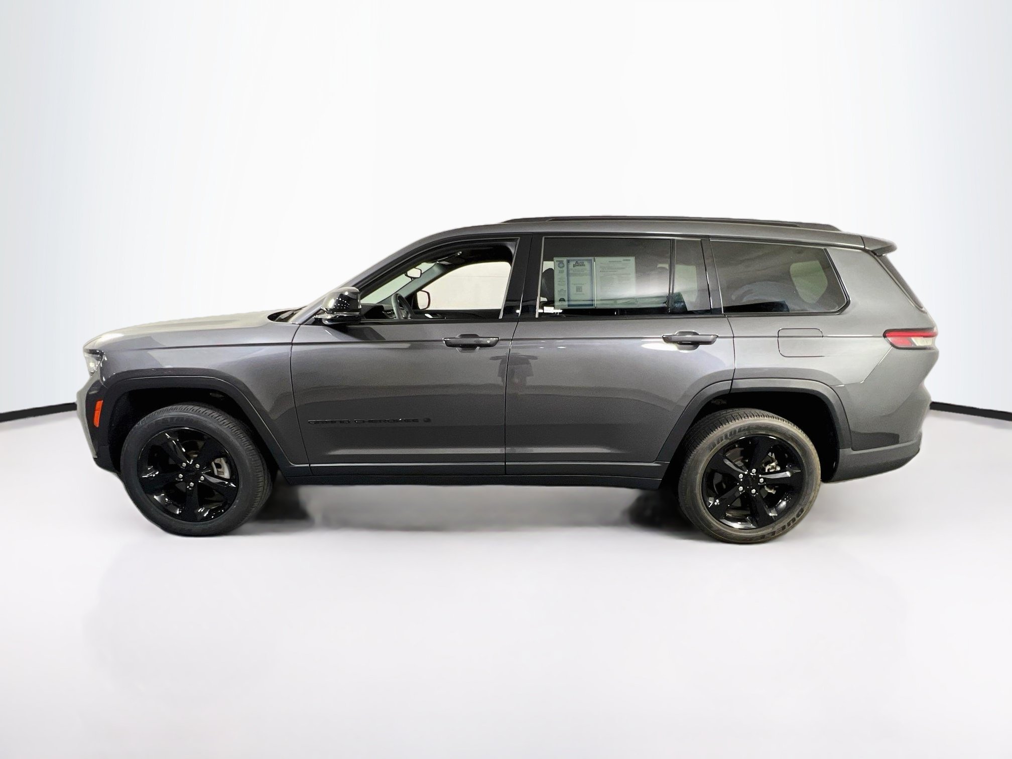 Used 2023 Jeep Grand Cherokee L Laredo AWD/4WD image 8