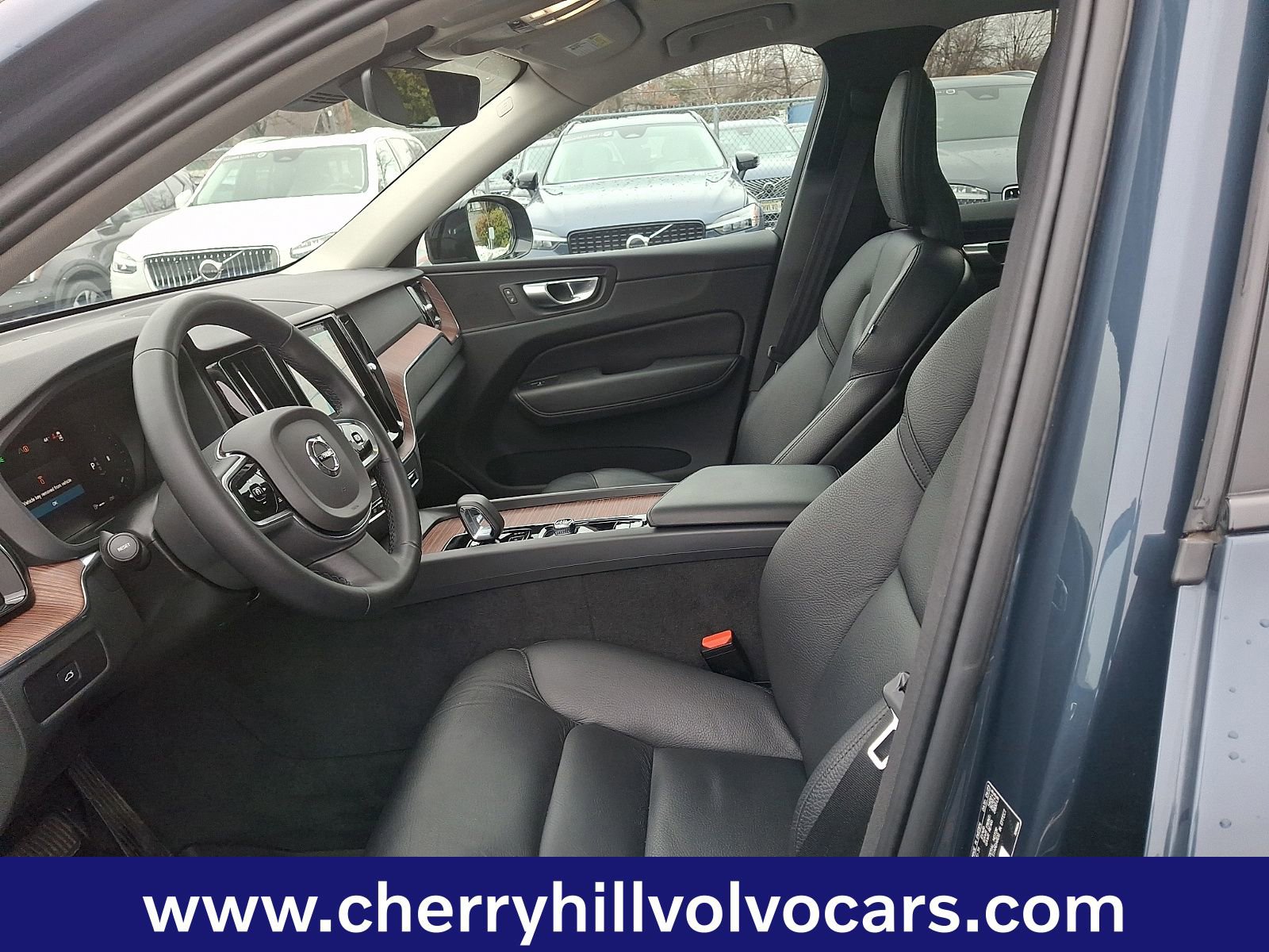 Certified 2023 Volvo XC60 B5 Plus w/ Climate Package image 14