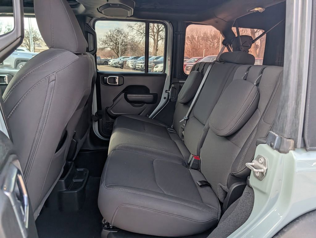 Used 2023 Jeep Wrangler Unlimited w/ Cold Weather Group image 11