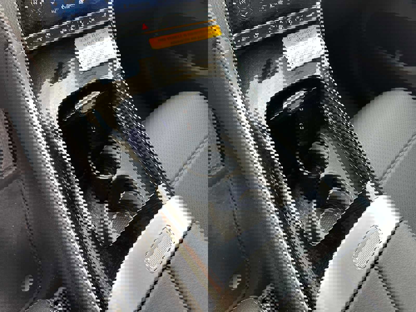 Used 2025 Mercedes-Benz GLC 300 4MATIC image 32