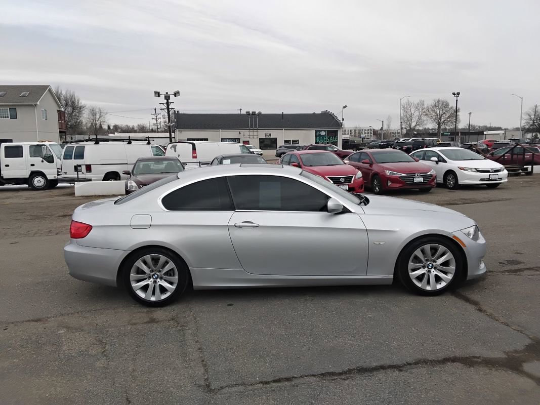 Used 2011 BMW 328i image 4