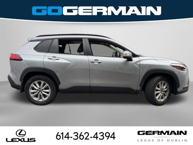 Used 2023 Toyota Corolla Cross LE w/ Moonroof Package AWD/4WD image 5