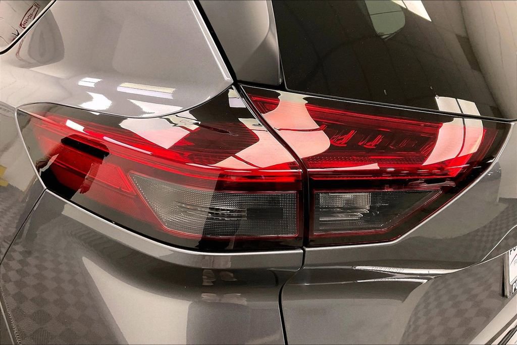 Certified 2026 Nissan Rogue SV AWD/4WD image 26