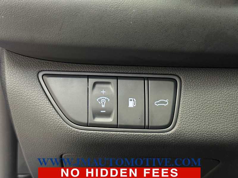 Used 2022 Genesis G70 2.0T w/ Prestige Package image 43