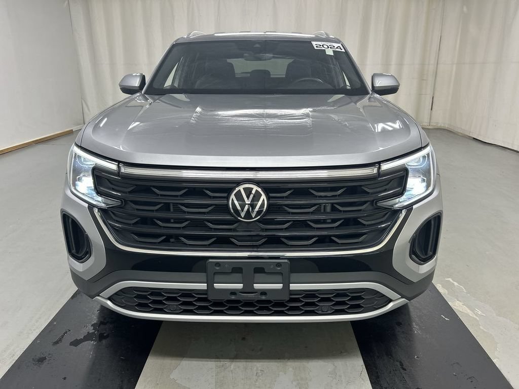 Used 2024 Volkswagen Atlas Cross Sport SE AWD/4WD image 3