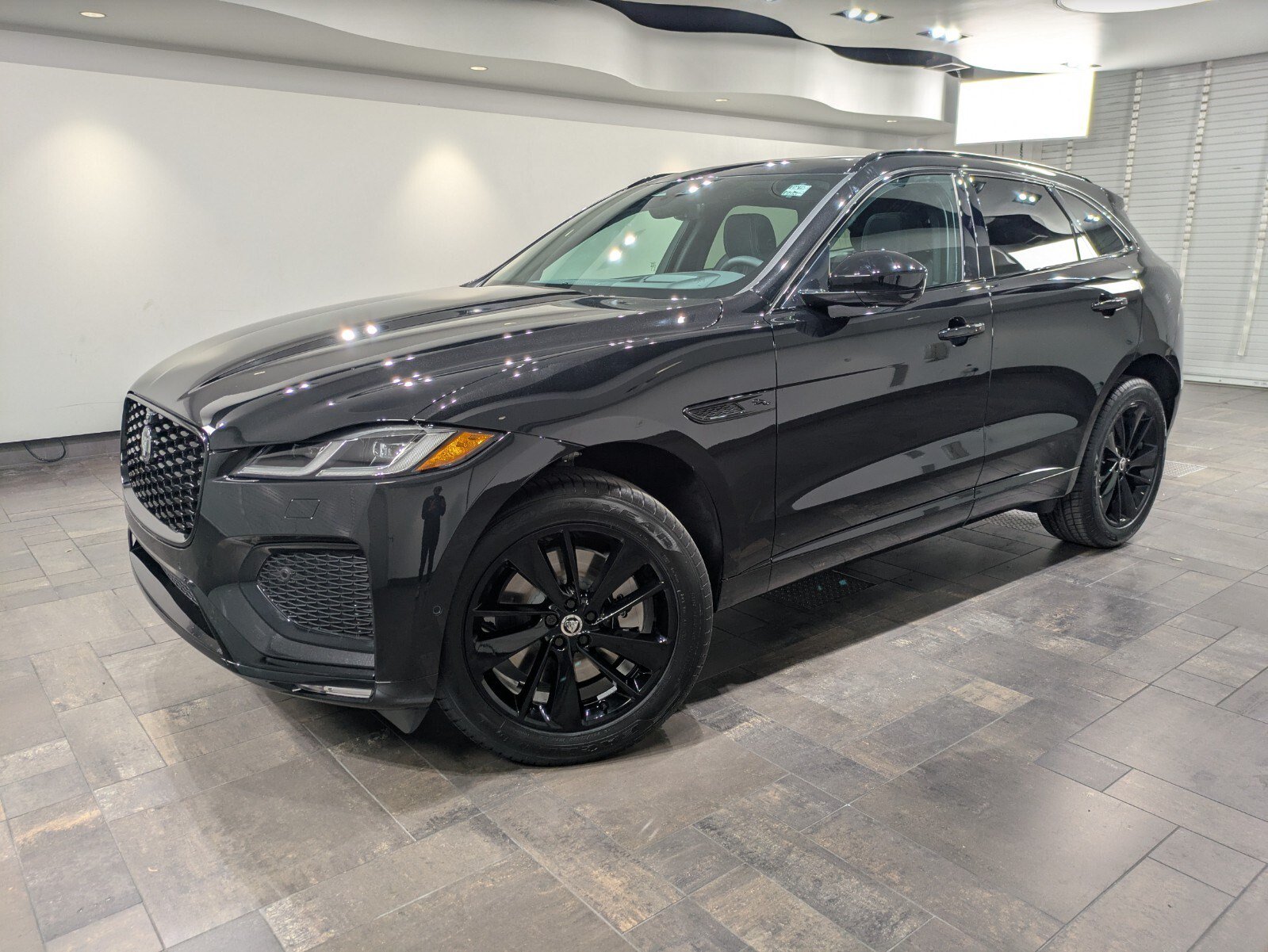 New 2026 Jaguar F-PACE R-Dynamic S AWD/4WD image 1