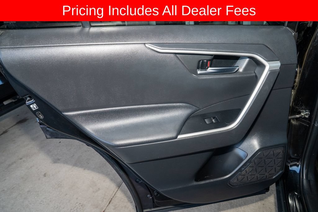 Used 2020 Toyota RAV4 XLE FWD image 9