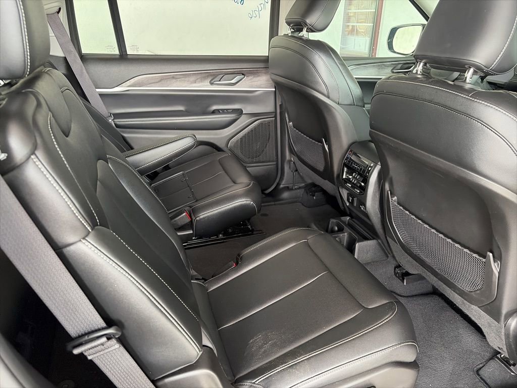 Certified 2024 Jeep Grand Cherokee L Limited w/ MOPAR Finishing Package image 7