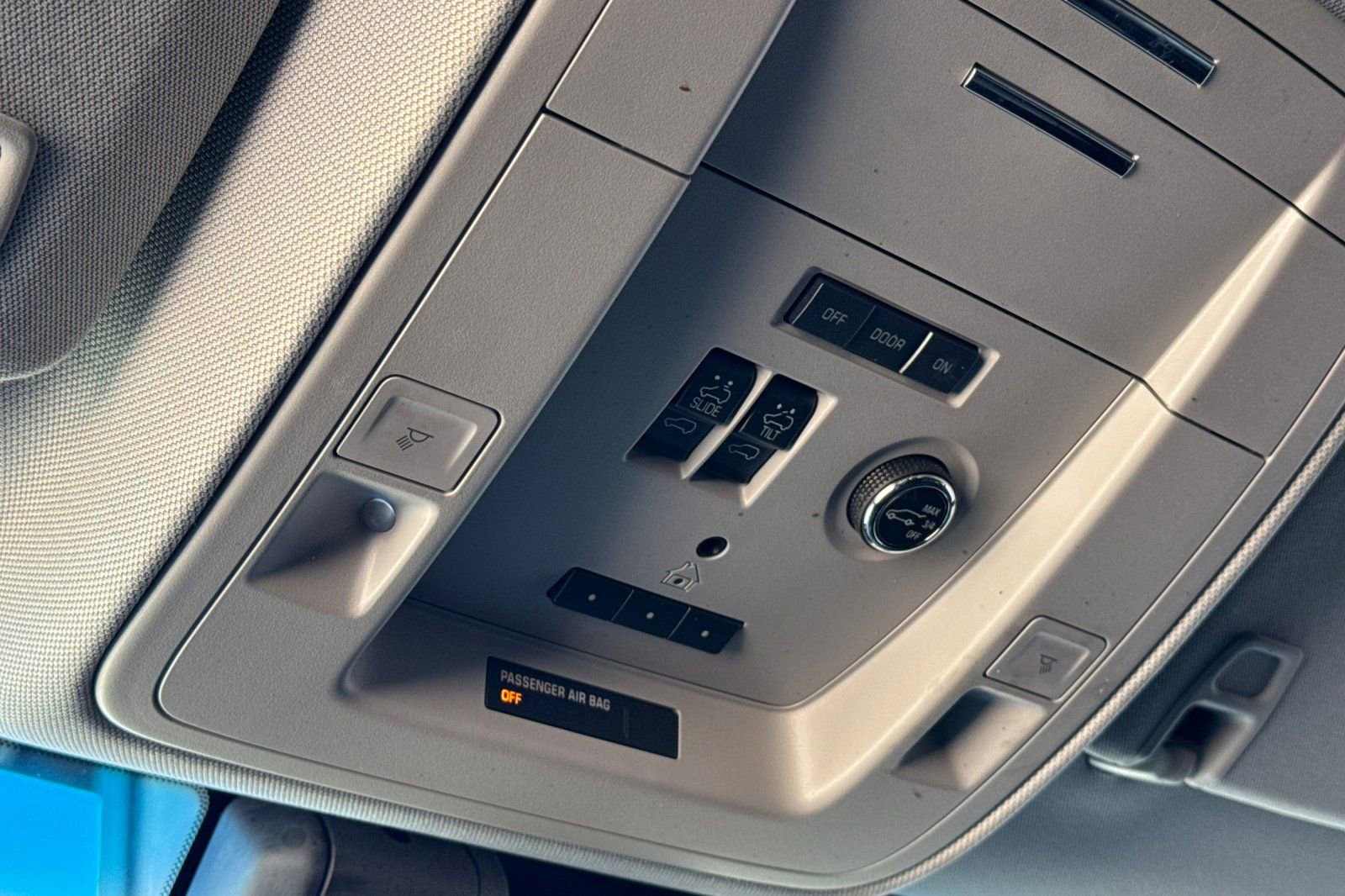 Used 2018 Chevrolet Tahoe LT image 24