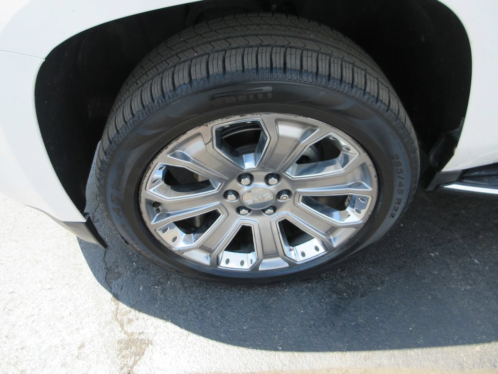 Certified 2019 GMC Yukon XL Denali w/ Open Road Package AWD/4WD image 15