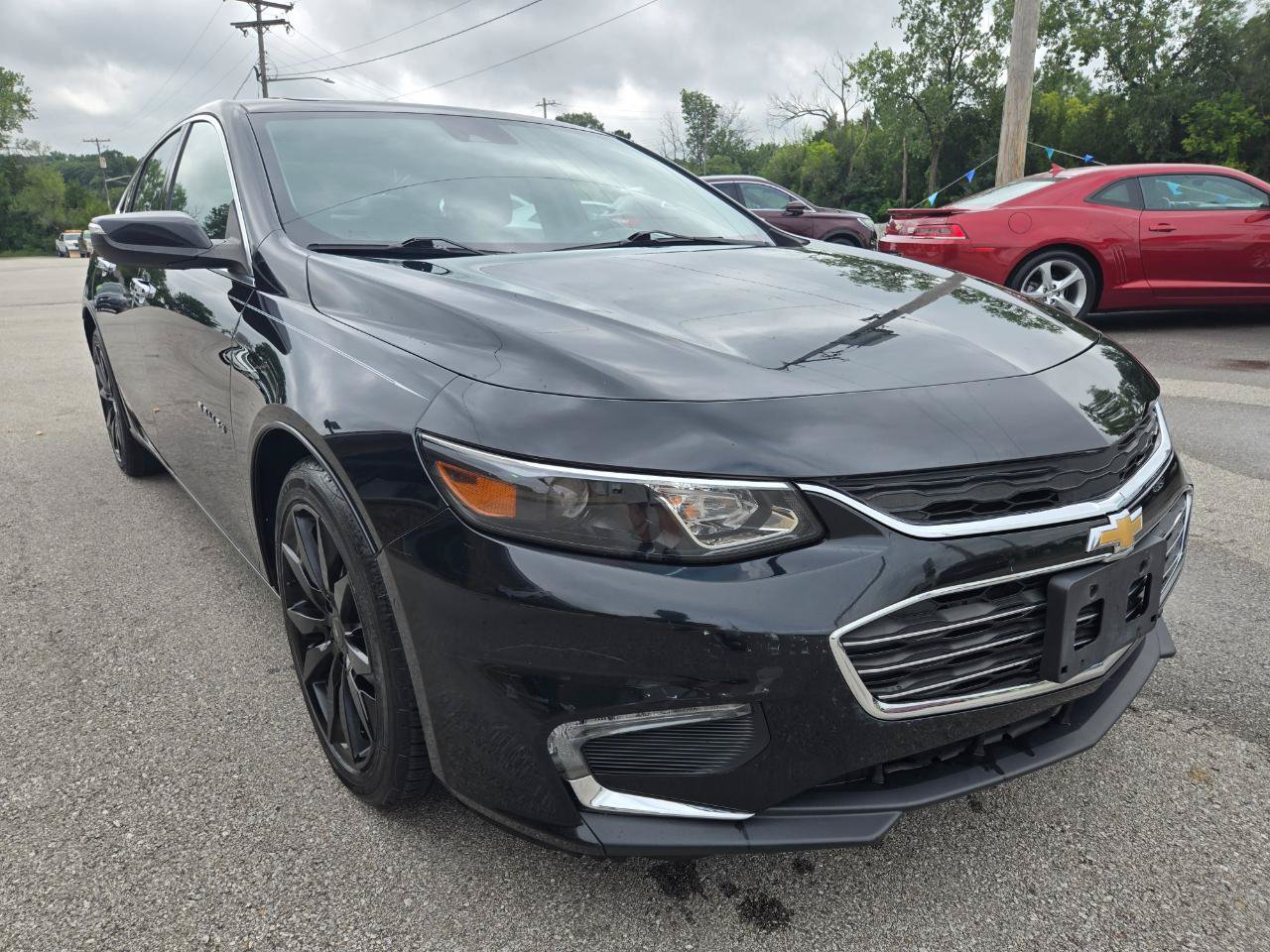 Used 2017 Chevrolet Malibu Premier w/ Premier Sun and Wheel Package FWD image 3