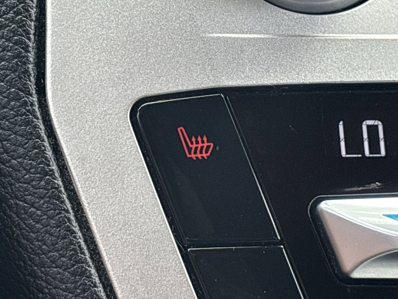 Used 2021 Ford Explorer XLT image 25