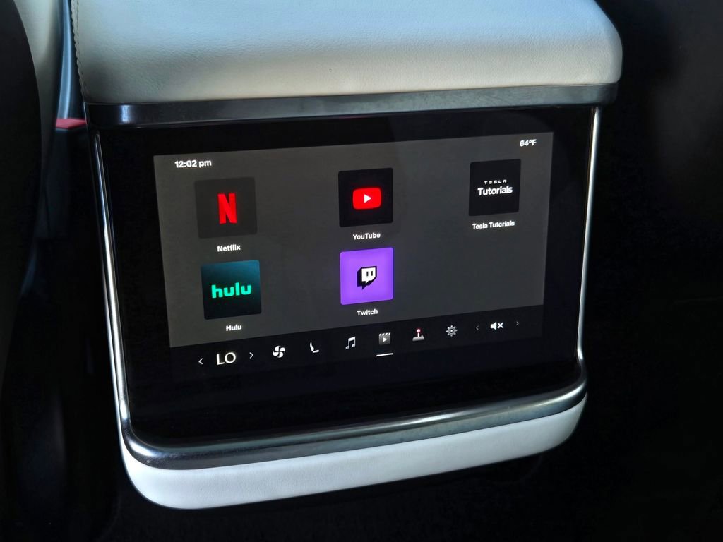 Used 2022 Tesla Model S image 13