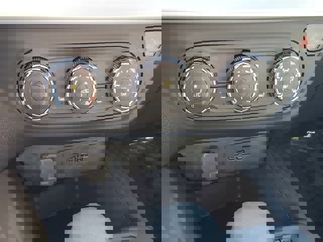 Used 2024 Chevrolet Trax RS image 26