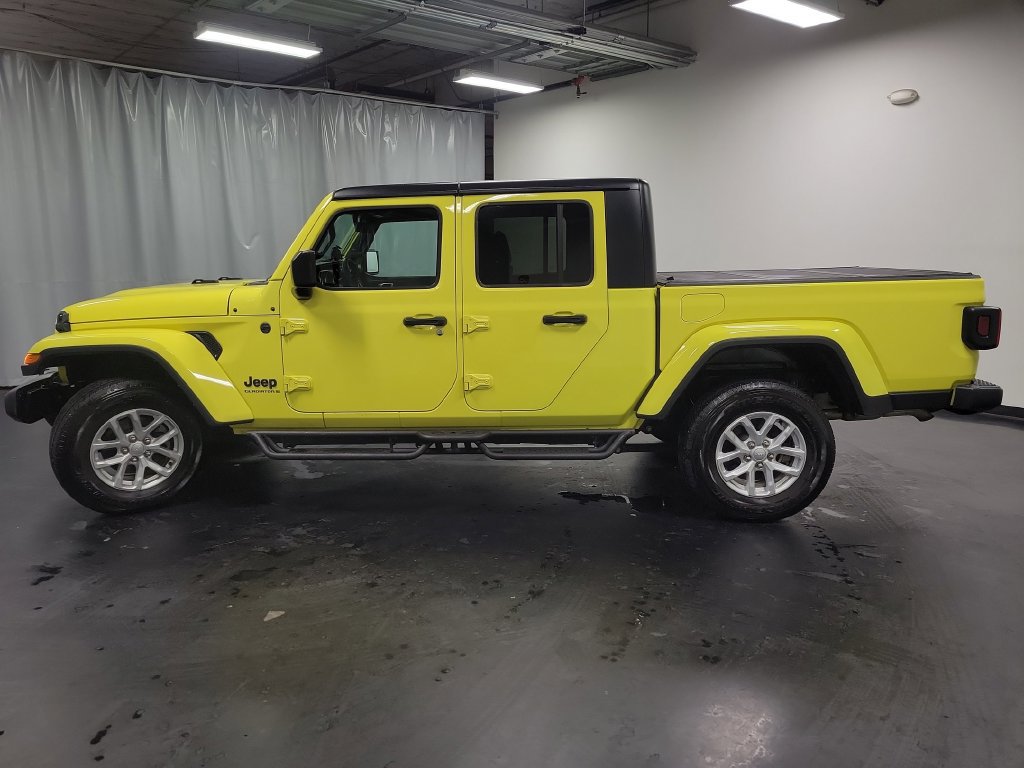 Used 2023 Jeep Gladiator Sport AWD/4WD image 5