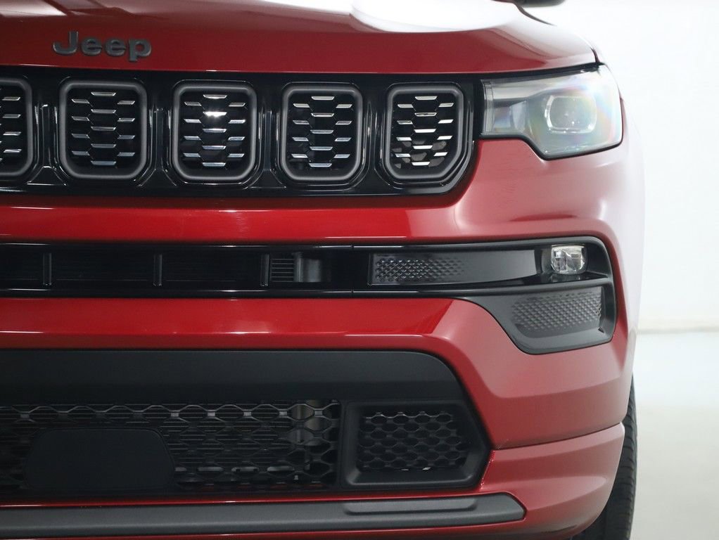 Used 2024 Jeep Compass Limited w/ High Altitude Package image 7