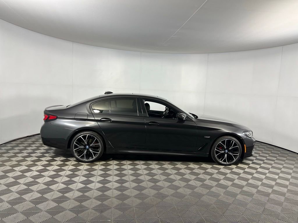 Used 2023 BMW 530e w/ M Sport Package image 8