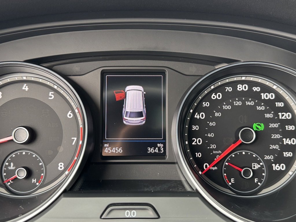 Used 2021 Volkswagen Atlas Cross Sport SE w/ Panoramic Sunroof Package image 17