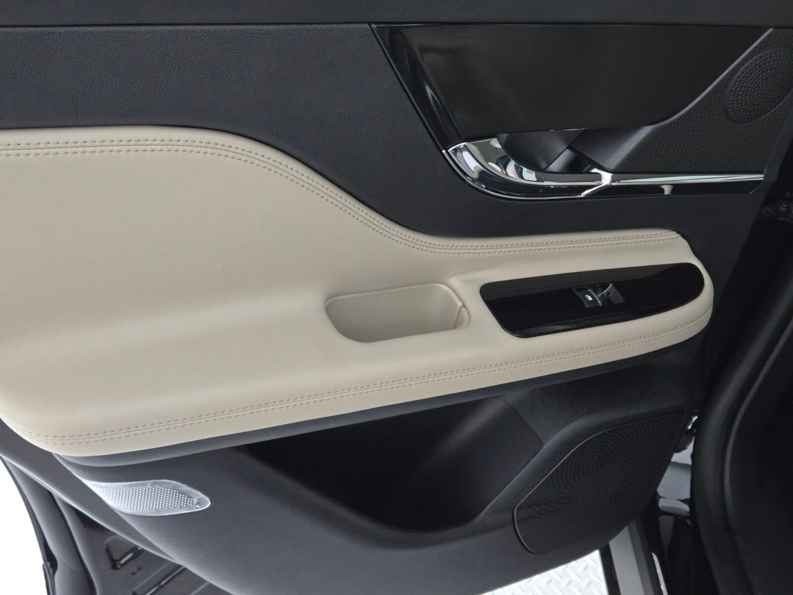 New 2026 Lincoln Corsair Grand Touring image 21