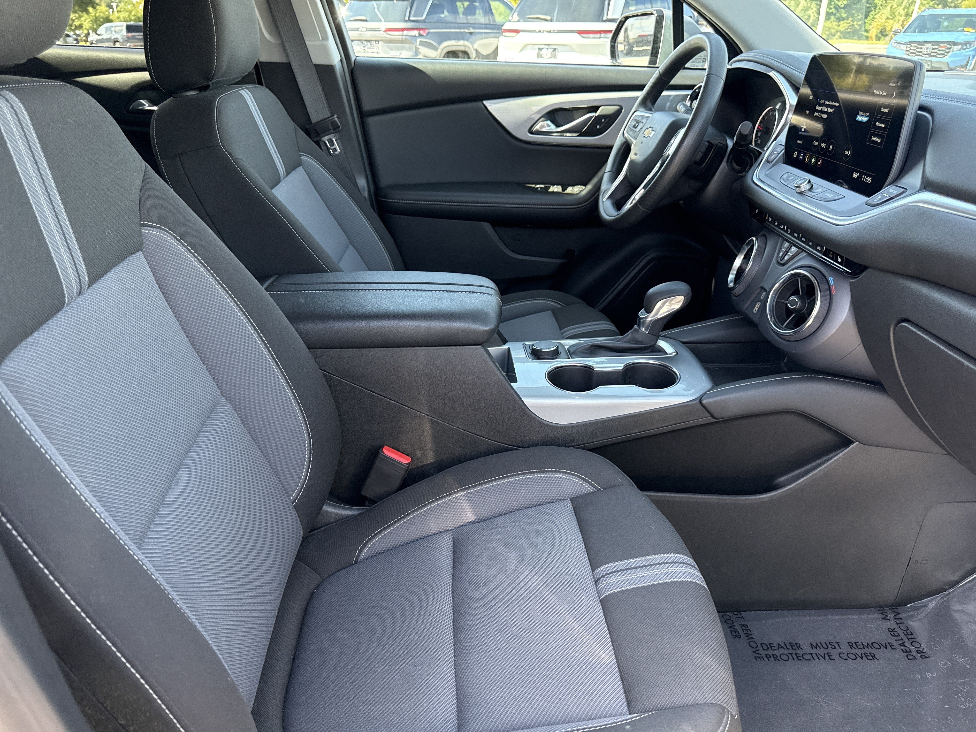 Used 2025 Chevrolet Blazer LT AWD/4WD image 31