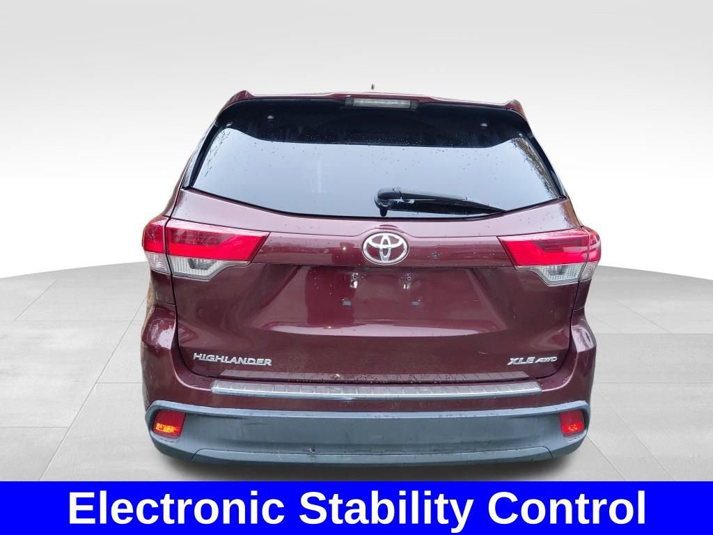 Used 2019 Toyota Highlander XLE image 14