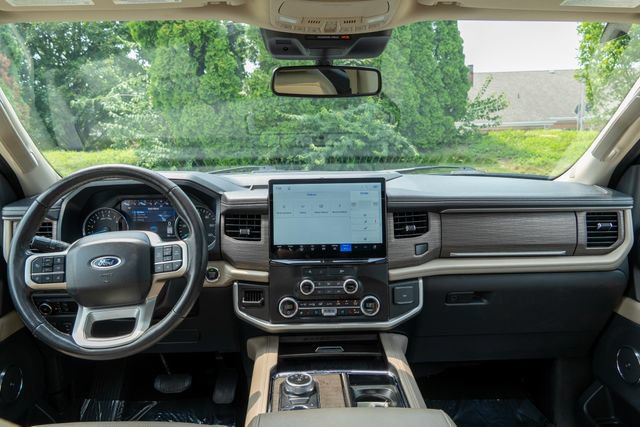 Used 2024 Ford Expedition Limited AWD/4WD image 12