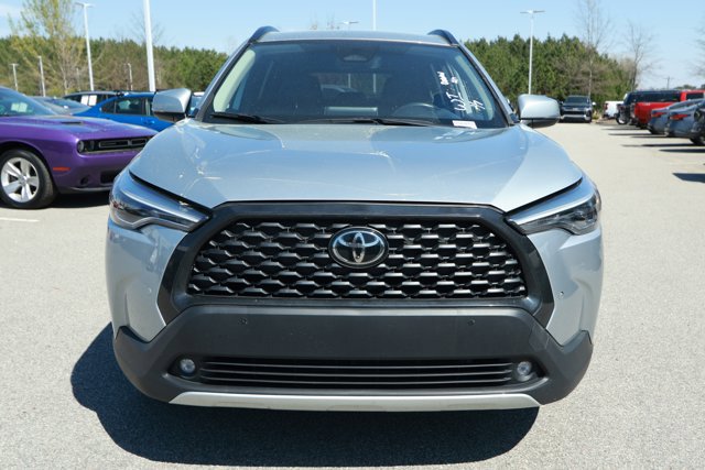 Used 2024 Toyota Corolla Cross XLE FWD image 2