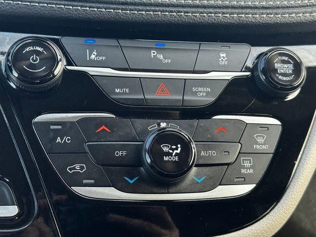 Certified 2024 Chrysler Pacifica Select image 38