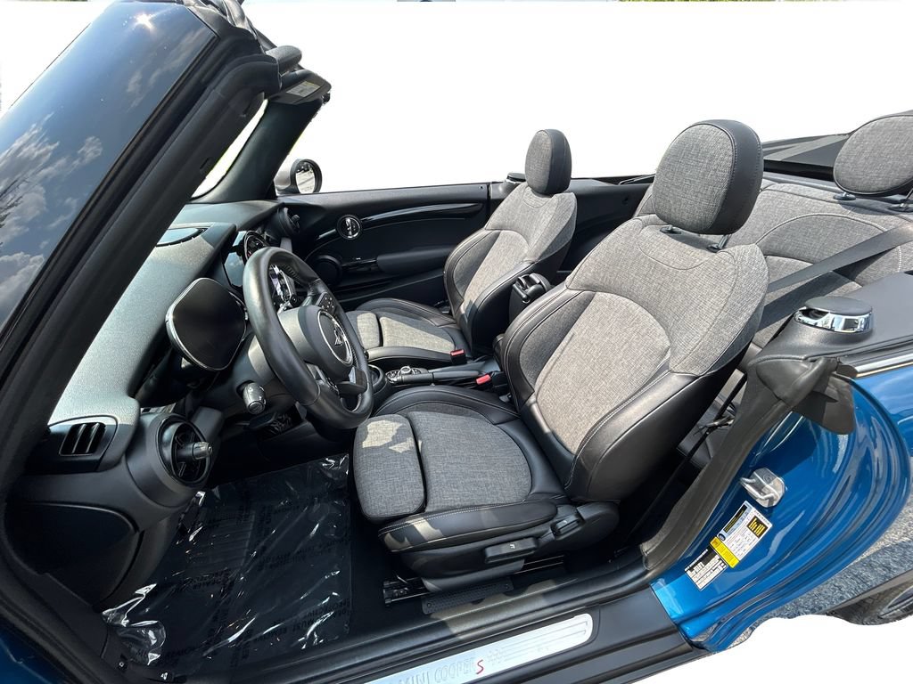 Used 2023 MINI Cooper S w/ Signature Upholstery Package FWD image 12