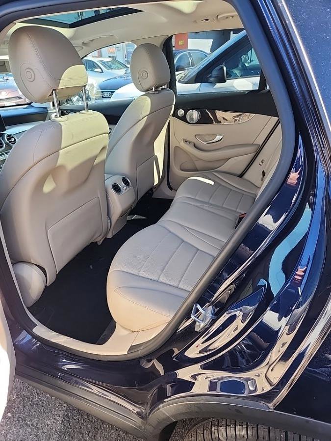 Used 2017 Mercedes-Benz GLC 300 4MATIC image 9