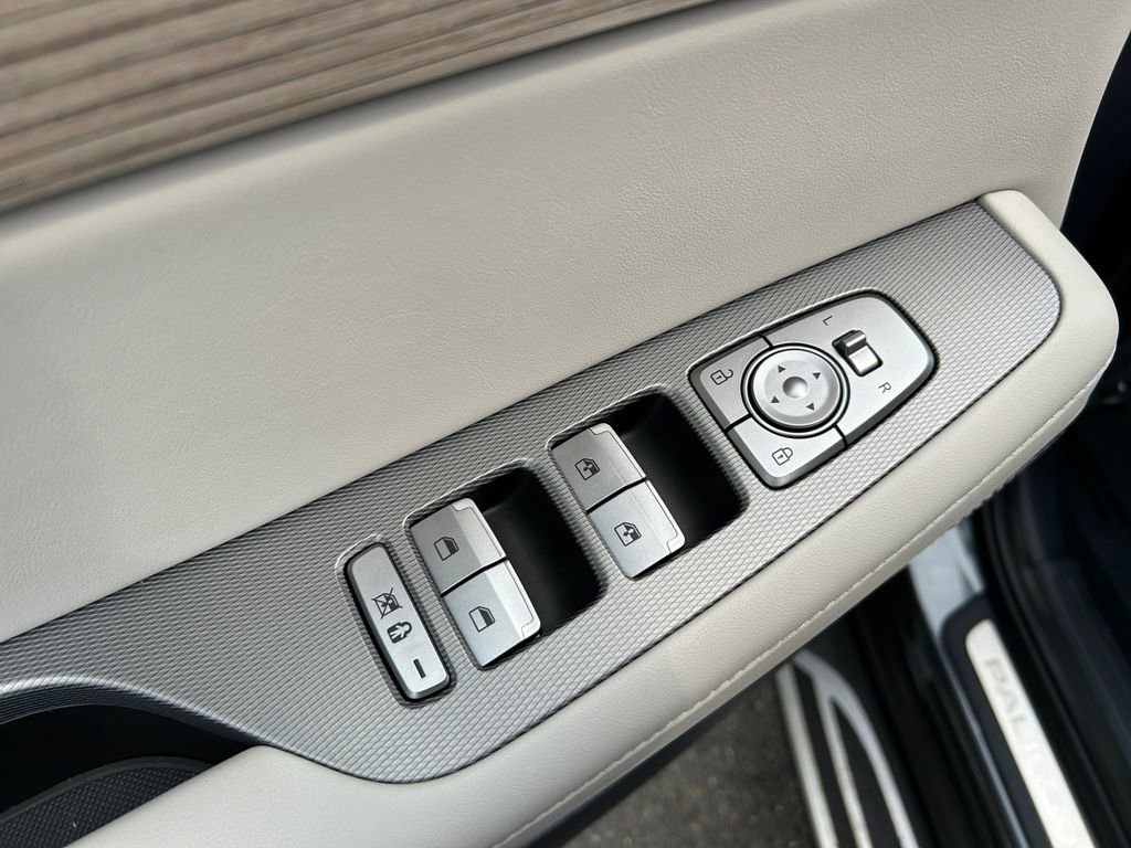 Used 2022 Hyundai Palisade Limited w/ Cargo Package image 24