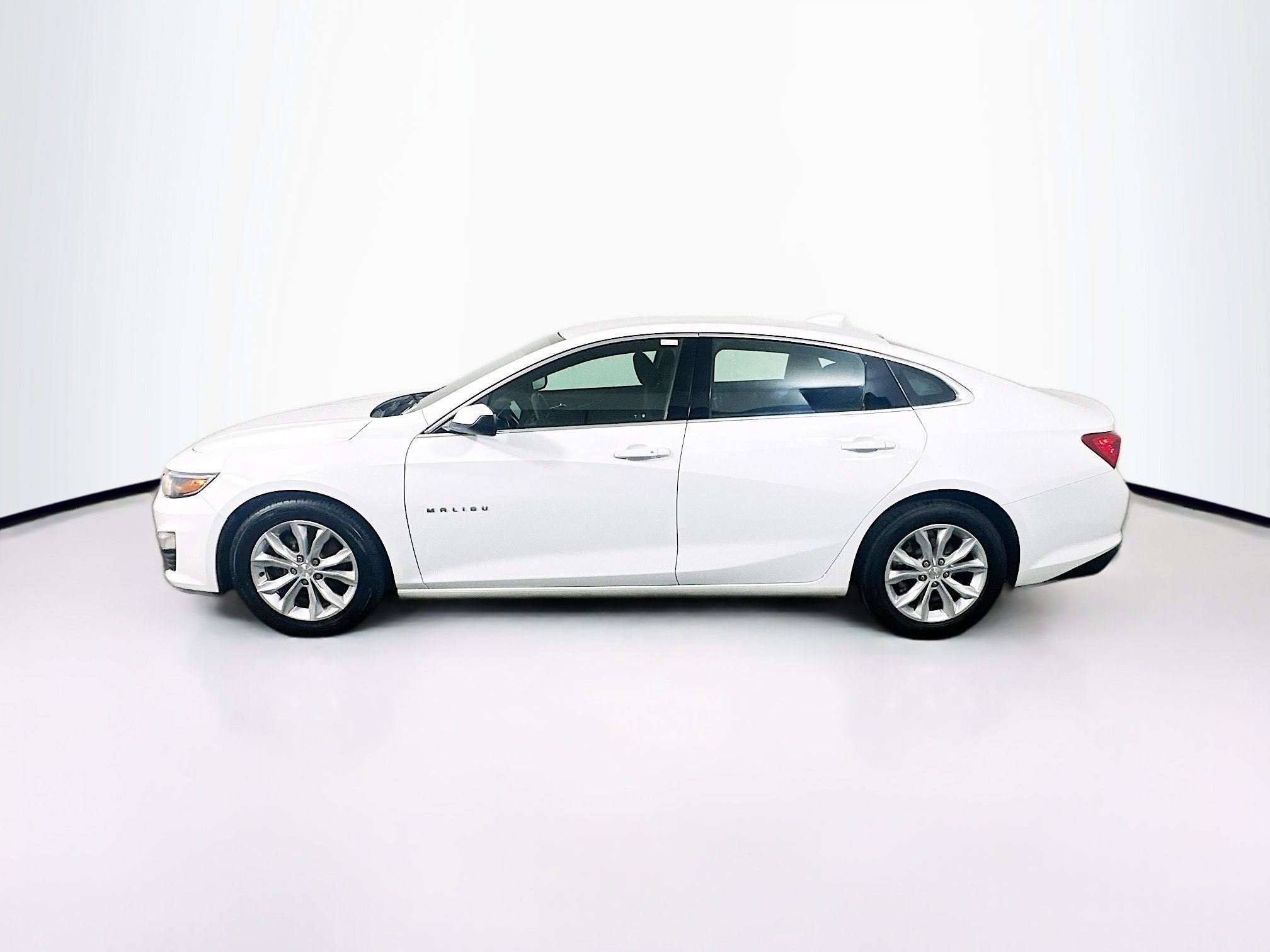 Used 2023 Chevrolet Malibu LT w/ Driver Confidence Package FWD image 4