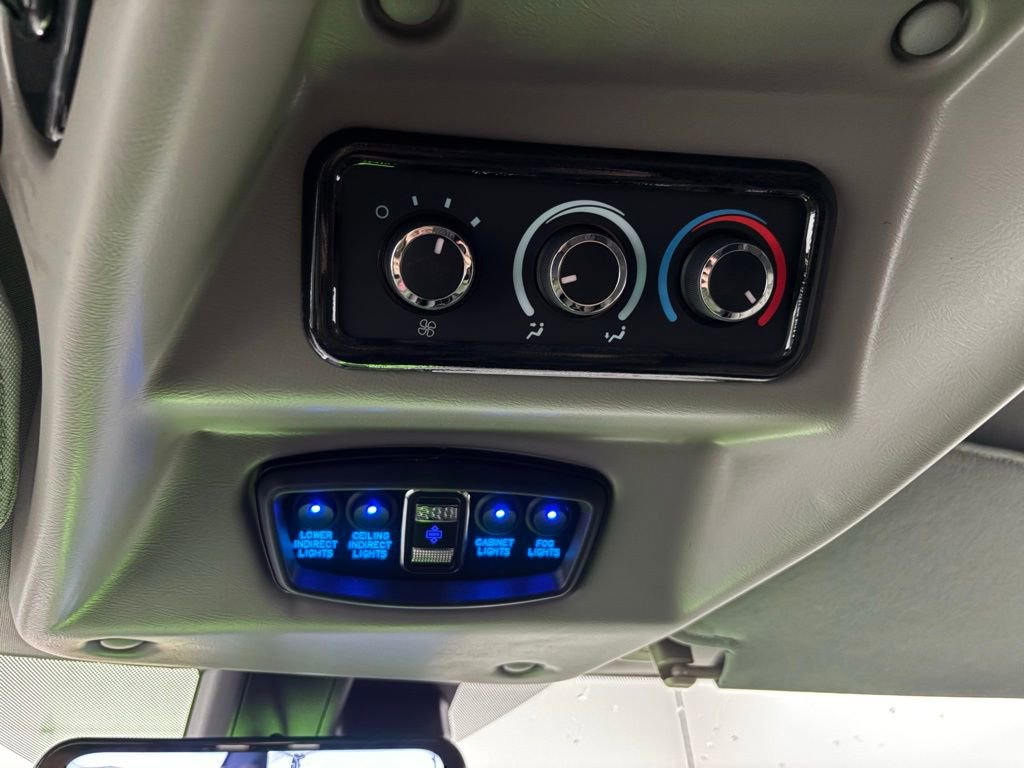 New 2025 GMC Savana 2500 Extended w/ Driver Convenience Package image 40