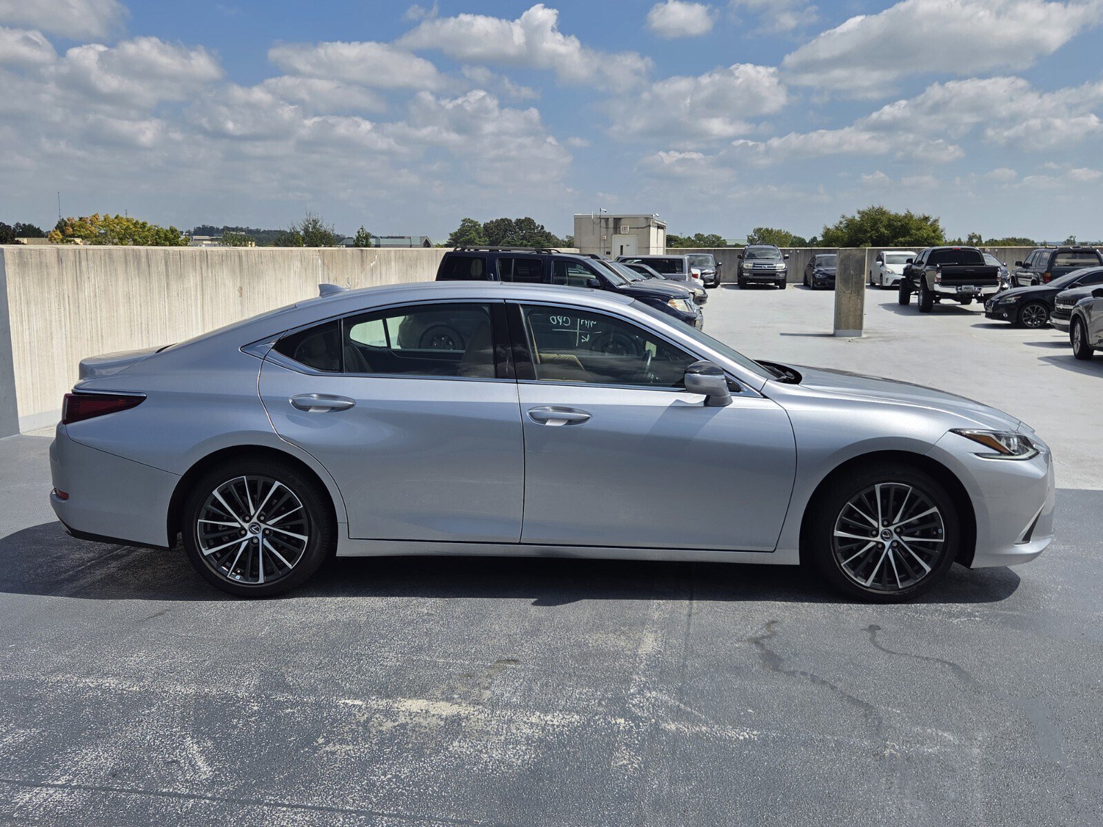 Used 2025 Lexus ES 350 w/ Premium Package FWD image 6