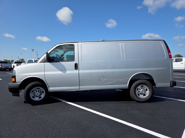 New 2026 Chevrolet Express 2500 w/ Driver Convenience Package RWD image 8