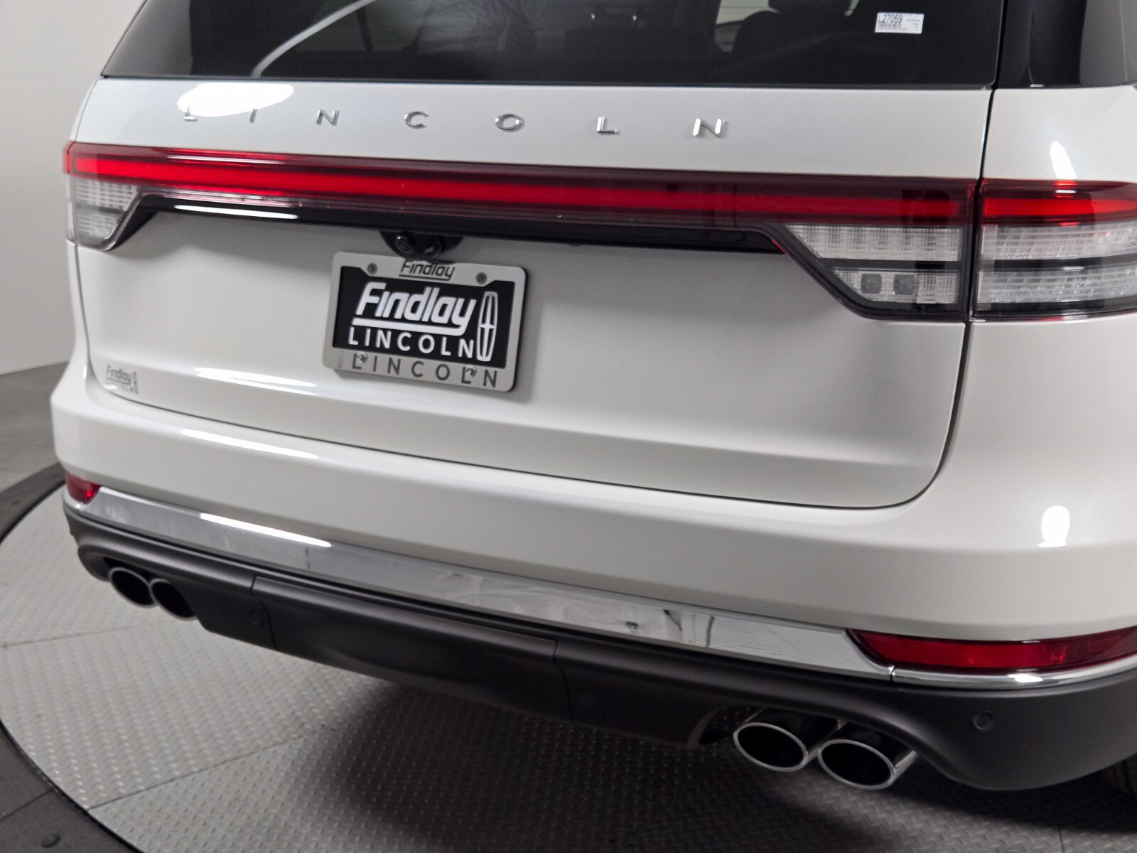 New 2027 Lincoln Aviator AWD image 5
