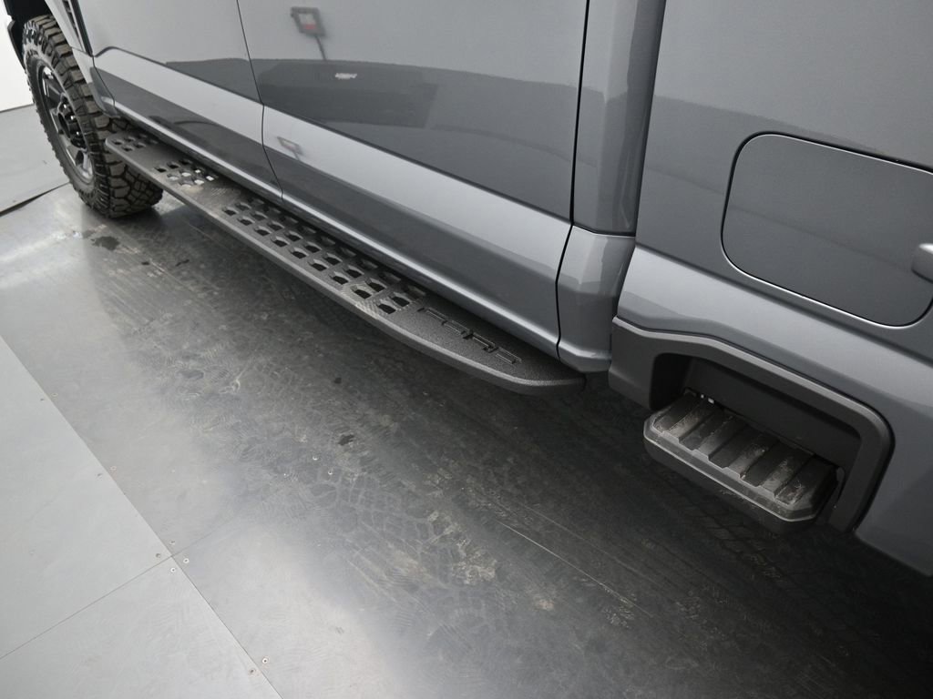 Used 2024 Ford F250 Lariat w/ Tremor Off-Road Package image 27