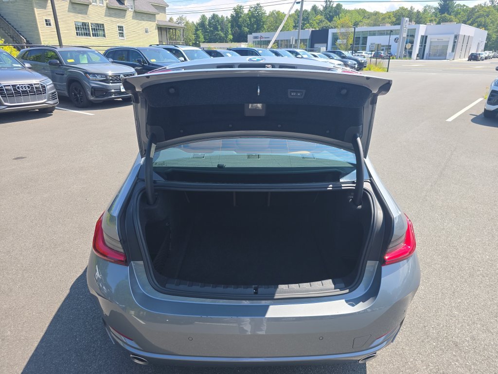 Certified 2025 BMW 330i xDrive Sedan AWD/4WD image 28