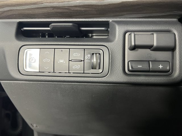 Certified 2026 GMC Sierra EV Denali AWD/4WD image 17