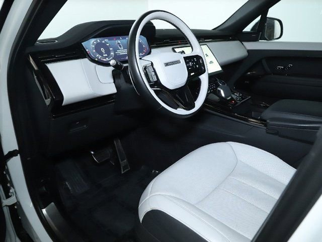 Used 2023 Land Rover Range Rover Sport SE Dynamic image 14