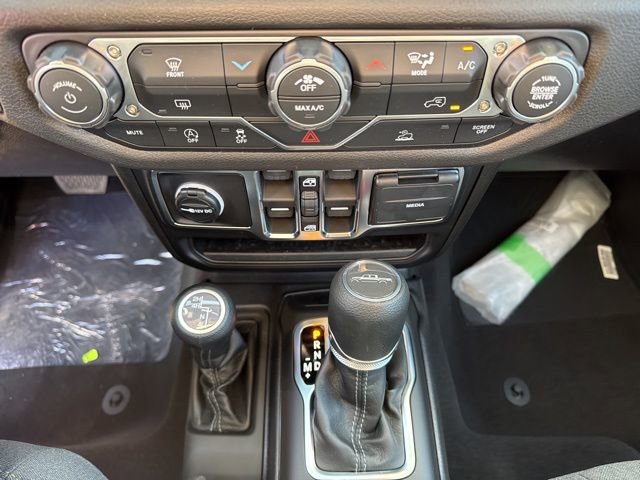 New 2026 Jeep Gladiator Sport AWD/4WD image 17