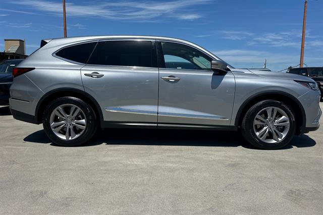 Used 2023 Acura MDX SH-AWD image 2