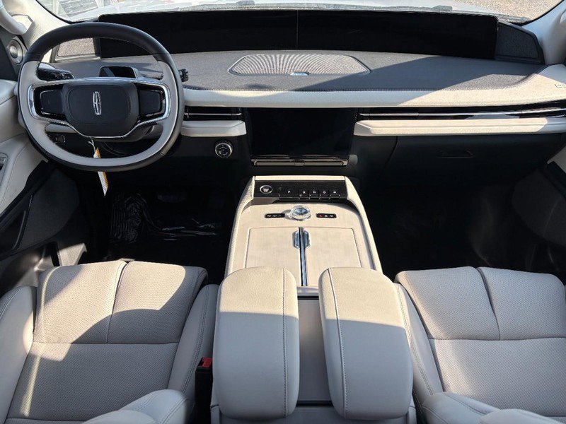 New 2026 Lincoln Navigator Reserve image 12