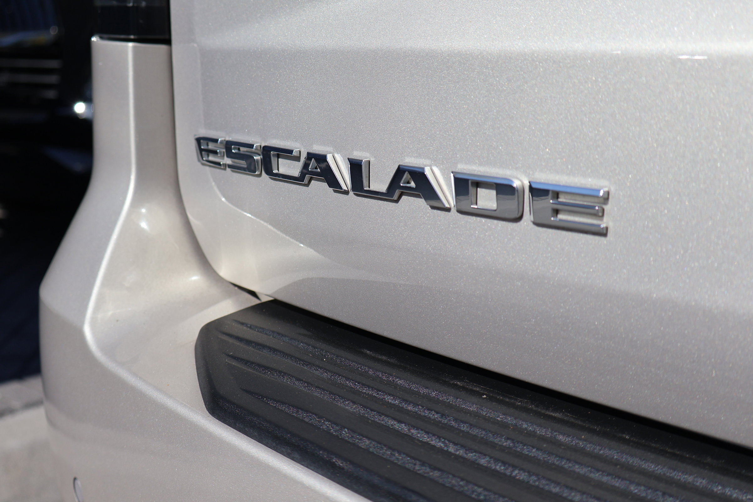 Used 2021 Cadillac Escalade Premium Luxury w/ Driver Assist Tech Package image 9