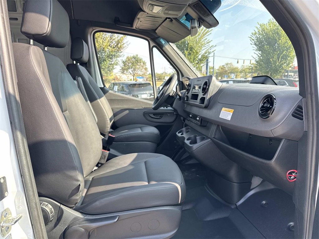 New 2025 Mercedes-Benz Sprinter 2500 image 10