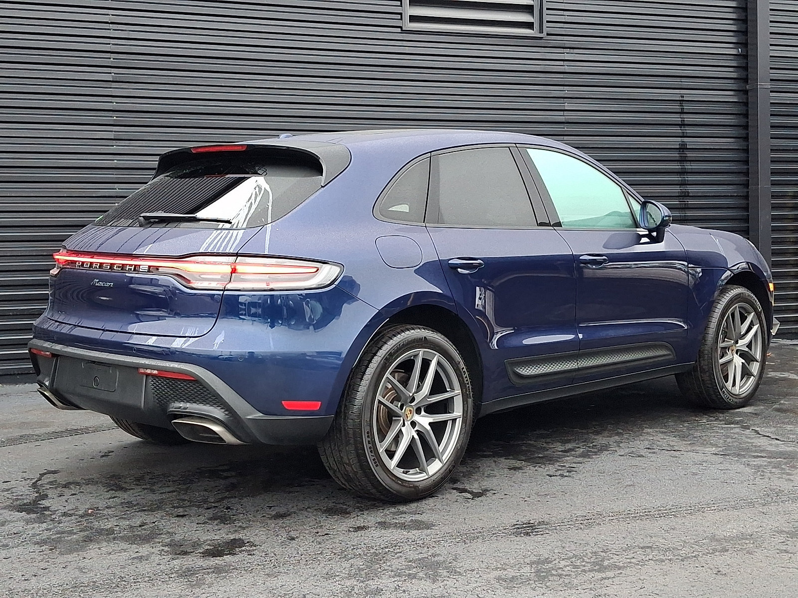 Certified 2025 Porsche Macan AWD/4WD image 7