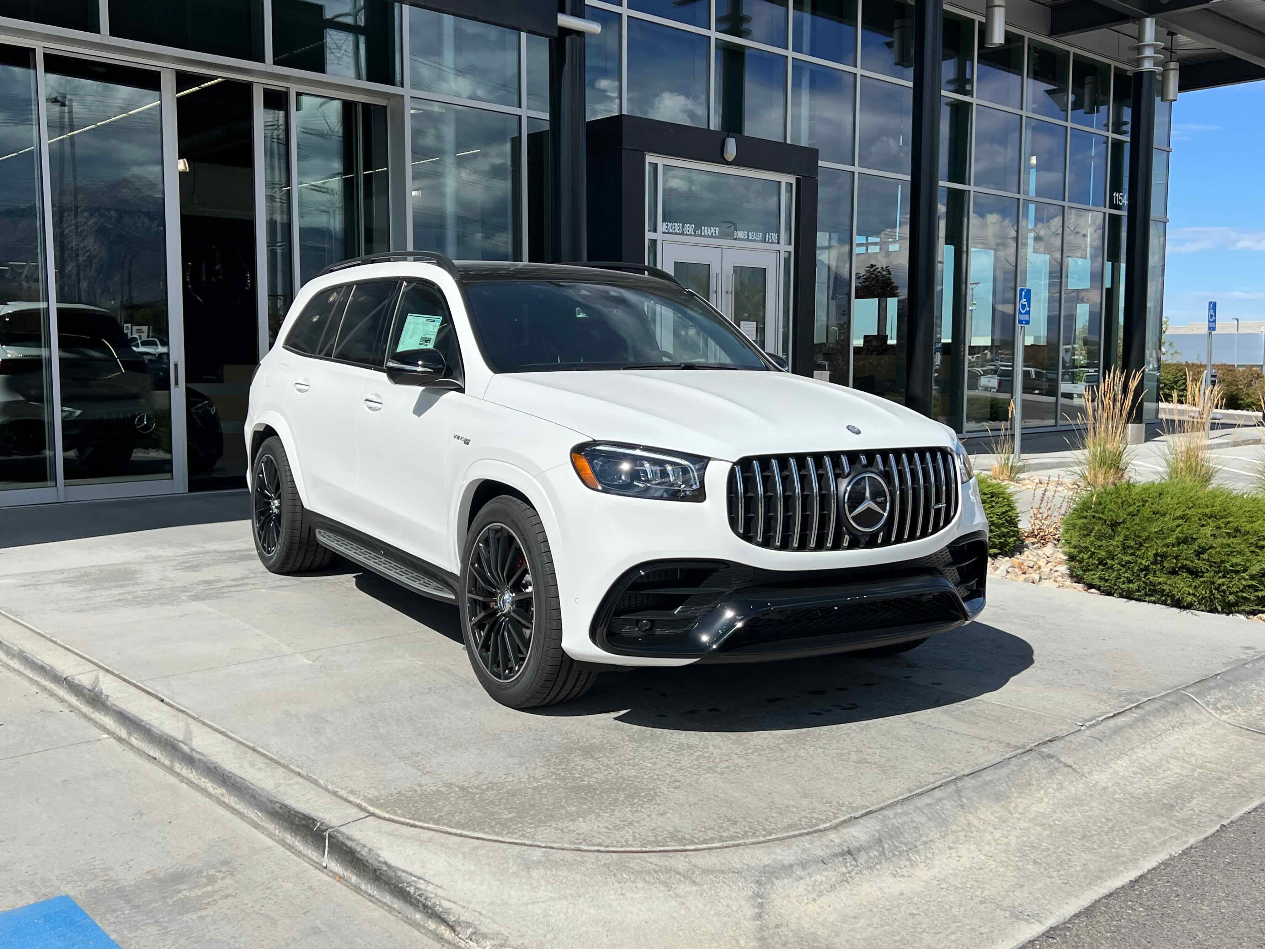 New 2026 Mercedes-Benz GLS 63 AMG 4MATIC image 4