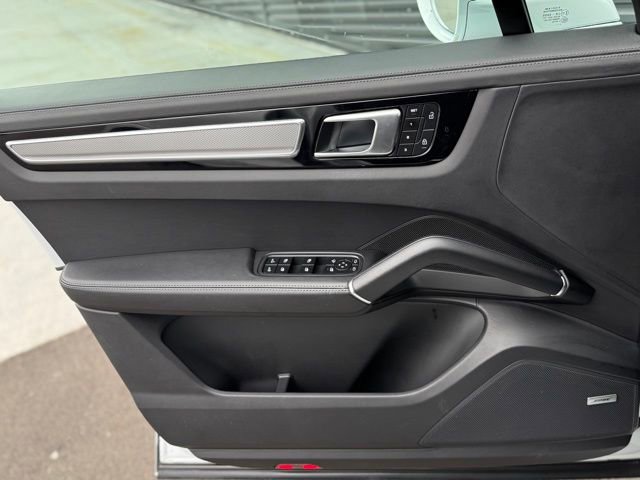 Certified 2023 Porsche Cayenne S Platinum image 13